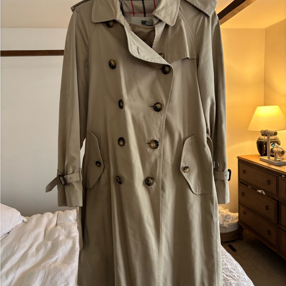 Burberry Khaki Trench Coat with Signature Check Lining - Picture 2 of 16